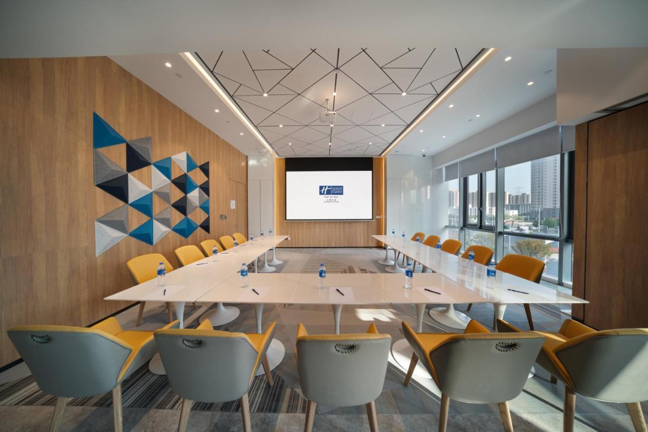 Holiday Inn Express Shanghai Huijin By Ihg Esterno foto
