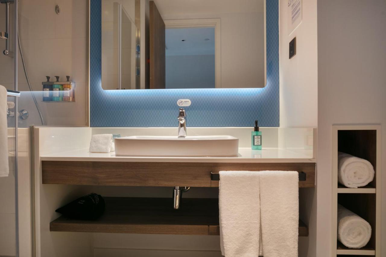 Holiday Inn Express Shanghai Huijin By Ihg Esterno foto